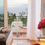 Hotel Felix & Lucia Simona Mousata