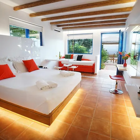 Hotel Felix & Lucia Simona Mousata