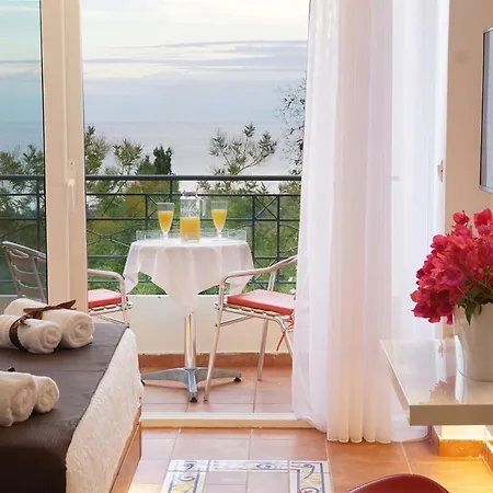 Hotel Felix & Lucia Simona Mousata