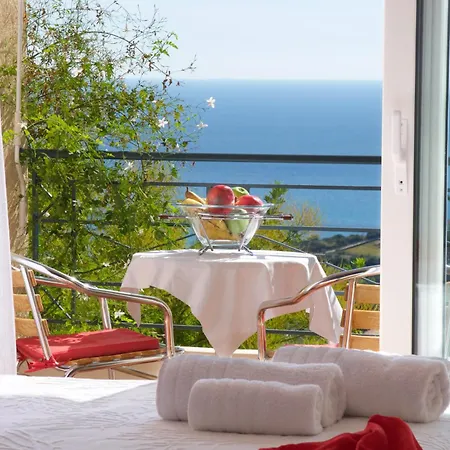 Hotel Felix & Lucia Simona Mousata