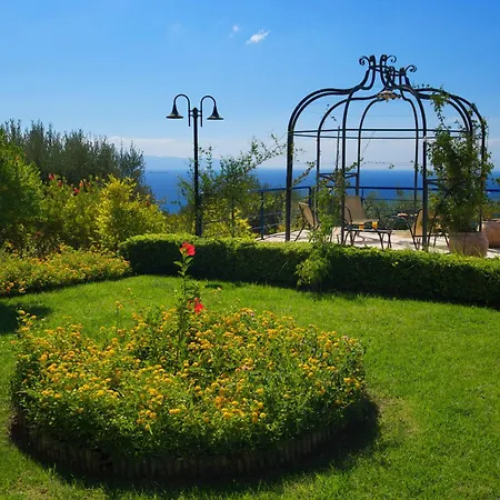 Hotel Felix & Lucia Simona Mousata