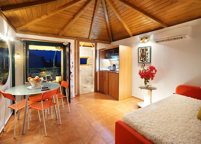 Ξενοδοχείο Felix & Lucia Simona Μουσάτα