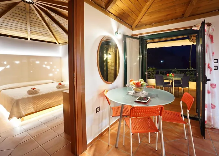 Felix & Lucia Simona Μουσάτα