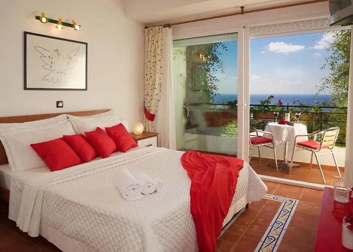 Felix & Lucia Simona Μουσάτα