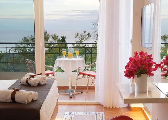 Hotel Felix & Lucia Simona Mousata