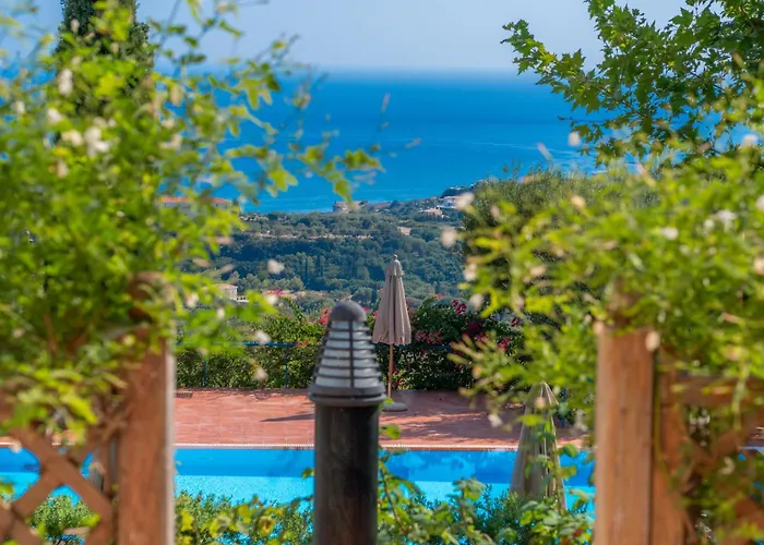 Felix & Lucia Simona Hotel Mousata