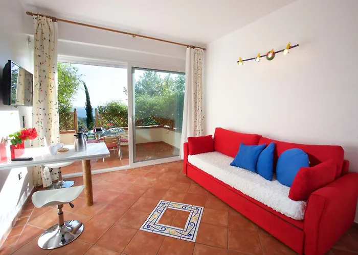 Hotel Felix & Lucia Simona Mousata