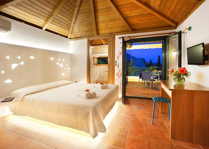 Felix & Lucia Simona Mousata